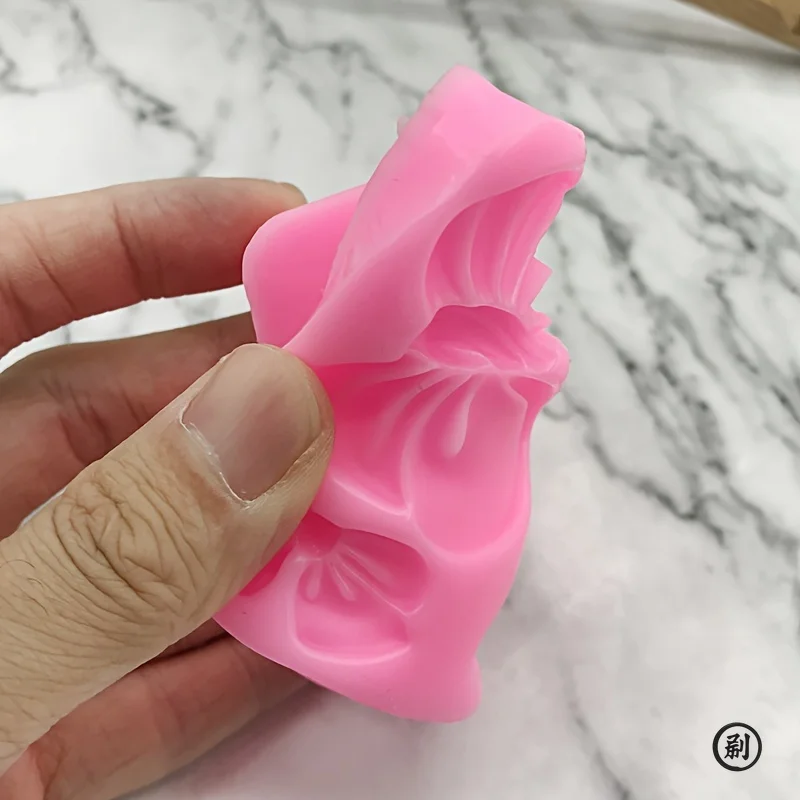 Silicone Bowknot Flower Mold: Stunning & Effortless Baking Tool - Image 3